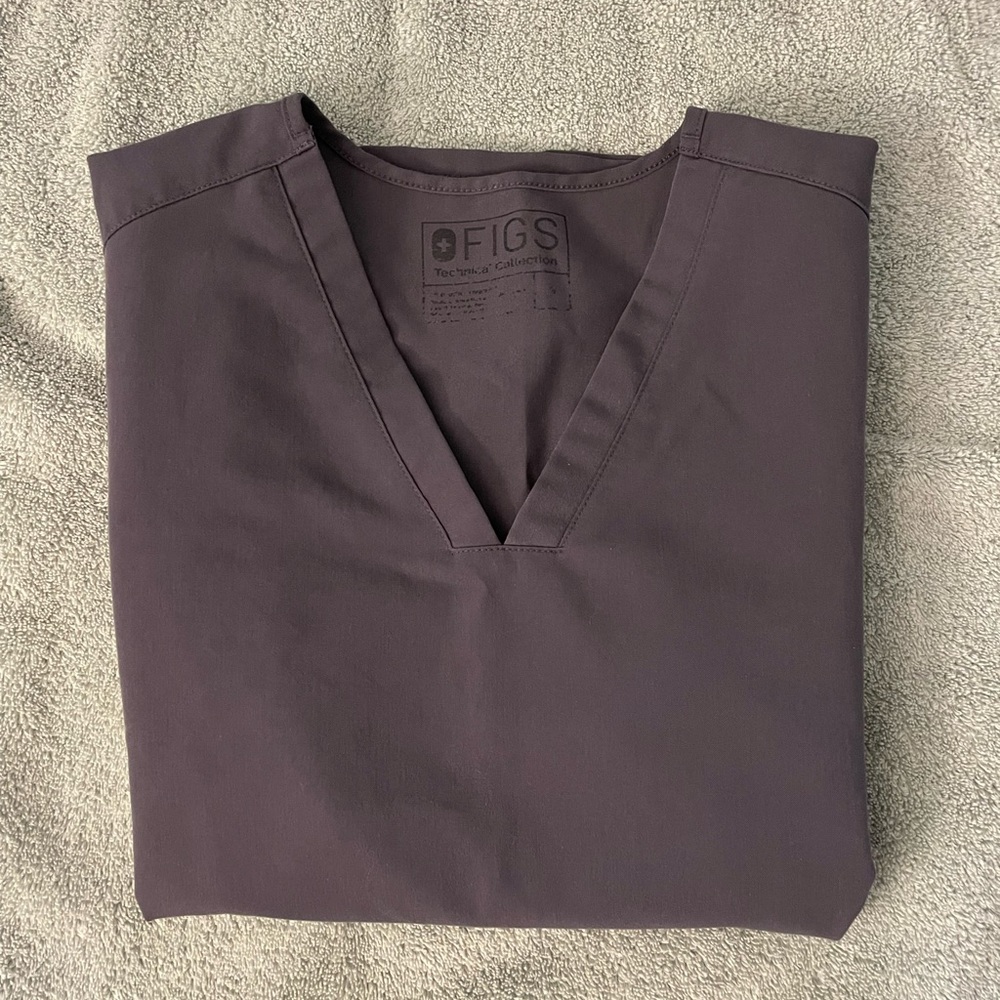 FIGS Scrub Top Grey Size Small